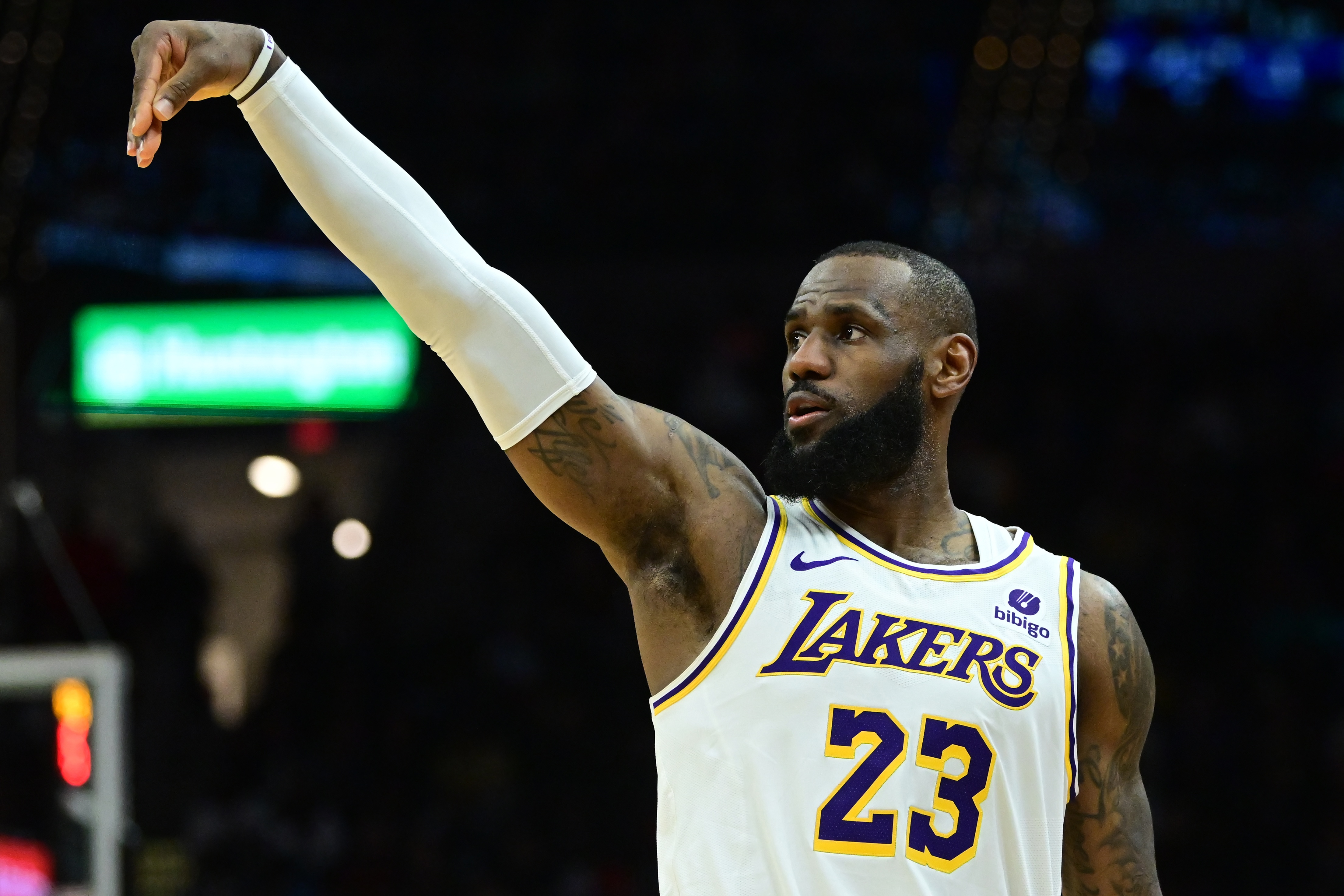 NBA球员在比赛中耀眼表现成为焦点 NBA球员在比赛中耀眼表现成为焦点
