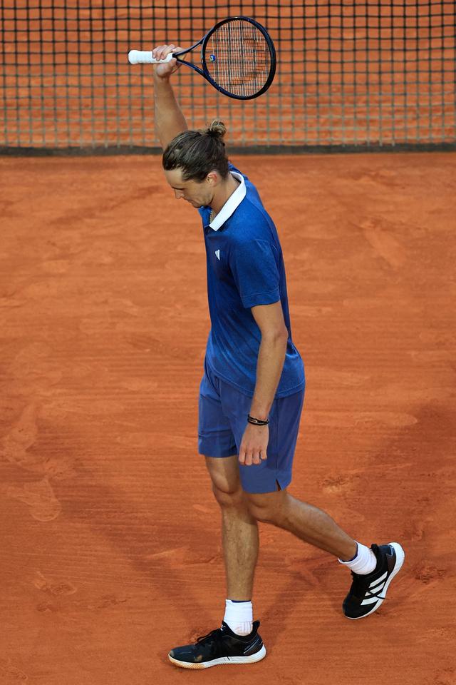 戴维斯杯逆转蒙特卡洛大师赛，兹维列夫高光表现